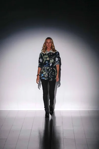 Look 37